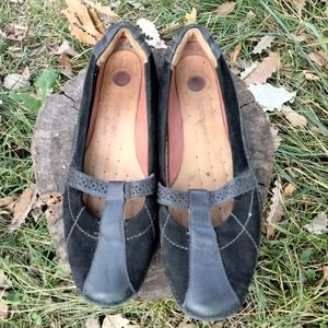⬇️Price Drop!⬇️ Structured by Clark's Flats in size 7N